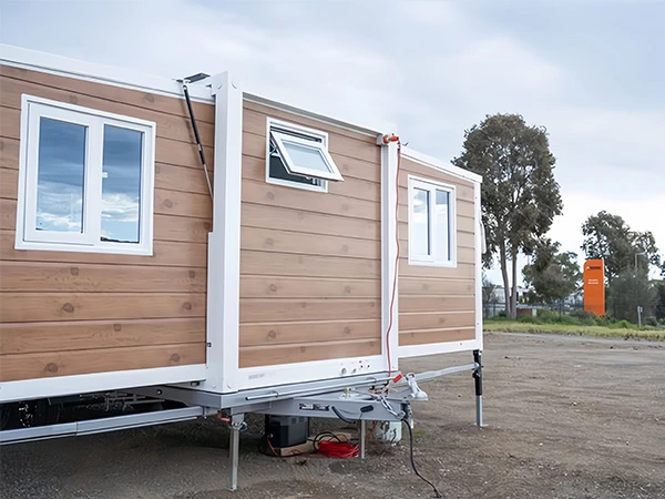 Lifespan and Maintenance Costs of Expandable Houses