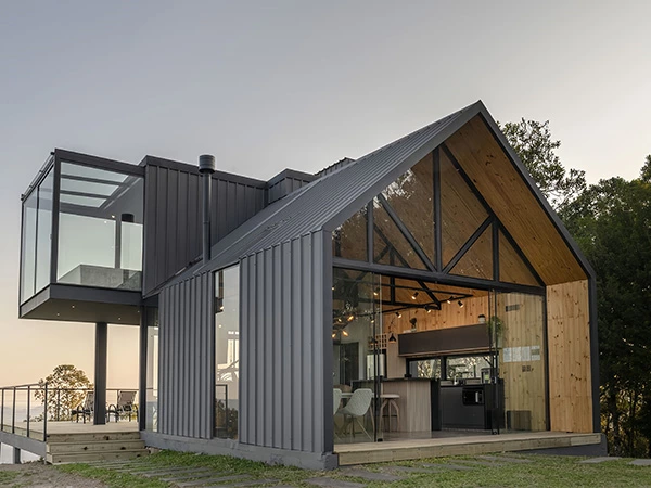 Container Home vs. Prefab Home: Differences and Suitability