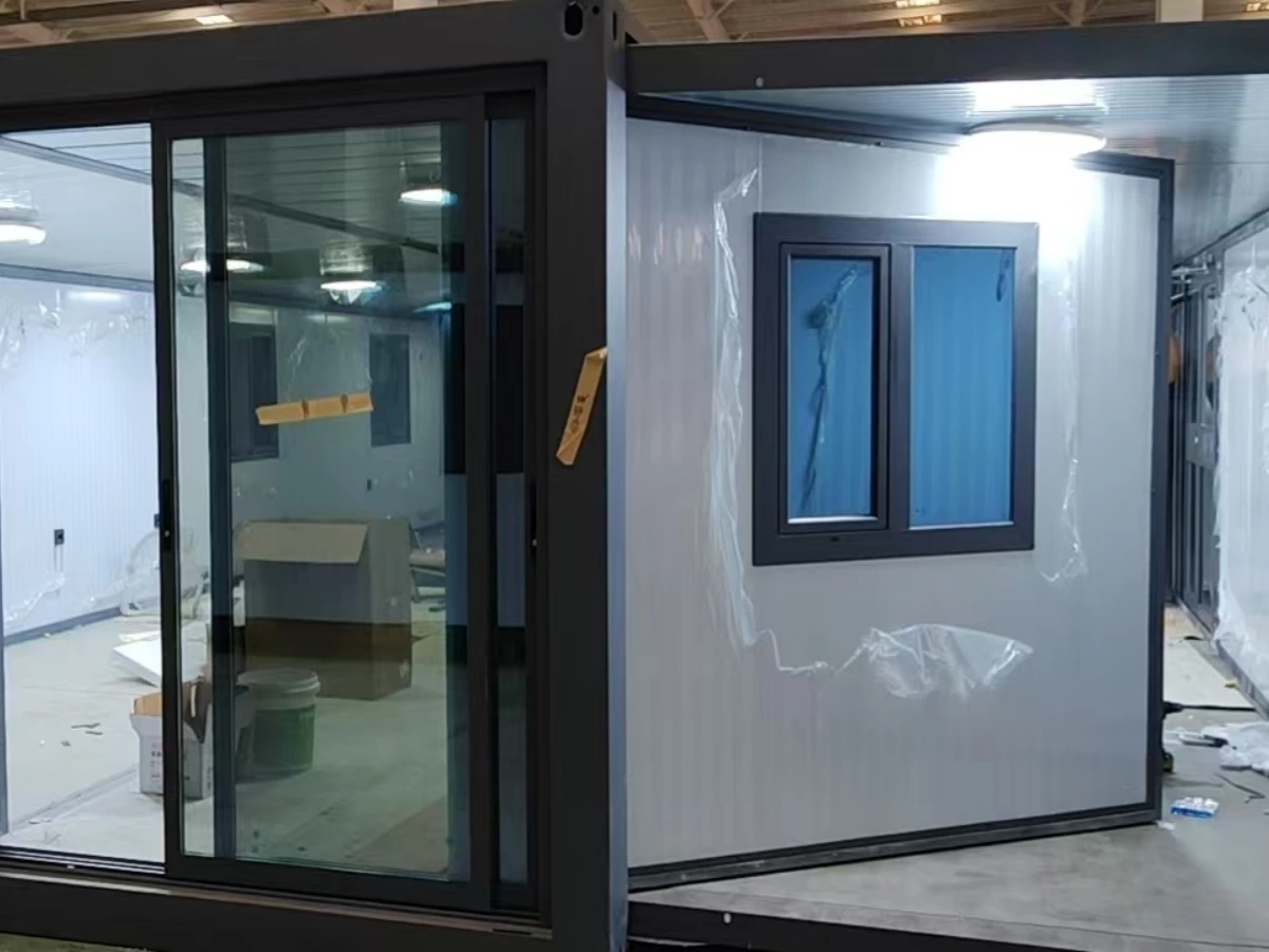 40ft Expandable Container House Delivered to Kansas, USA