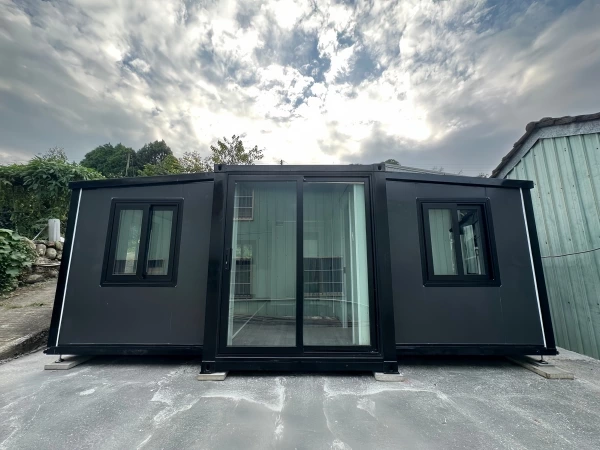 How much does it cost to build a 40ft expandable house?