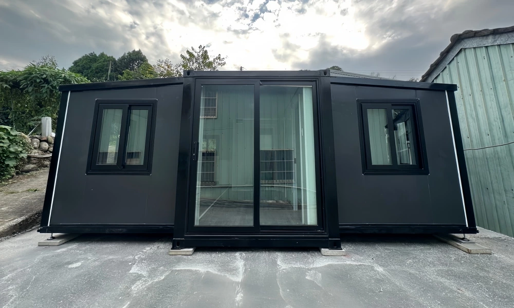 How much does it cost to build a 40ft expandable house?