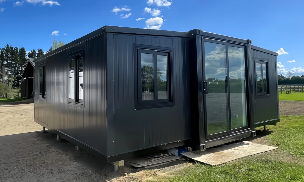 What locations are suitable for expandable container houses?